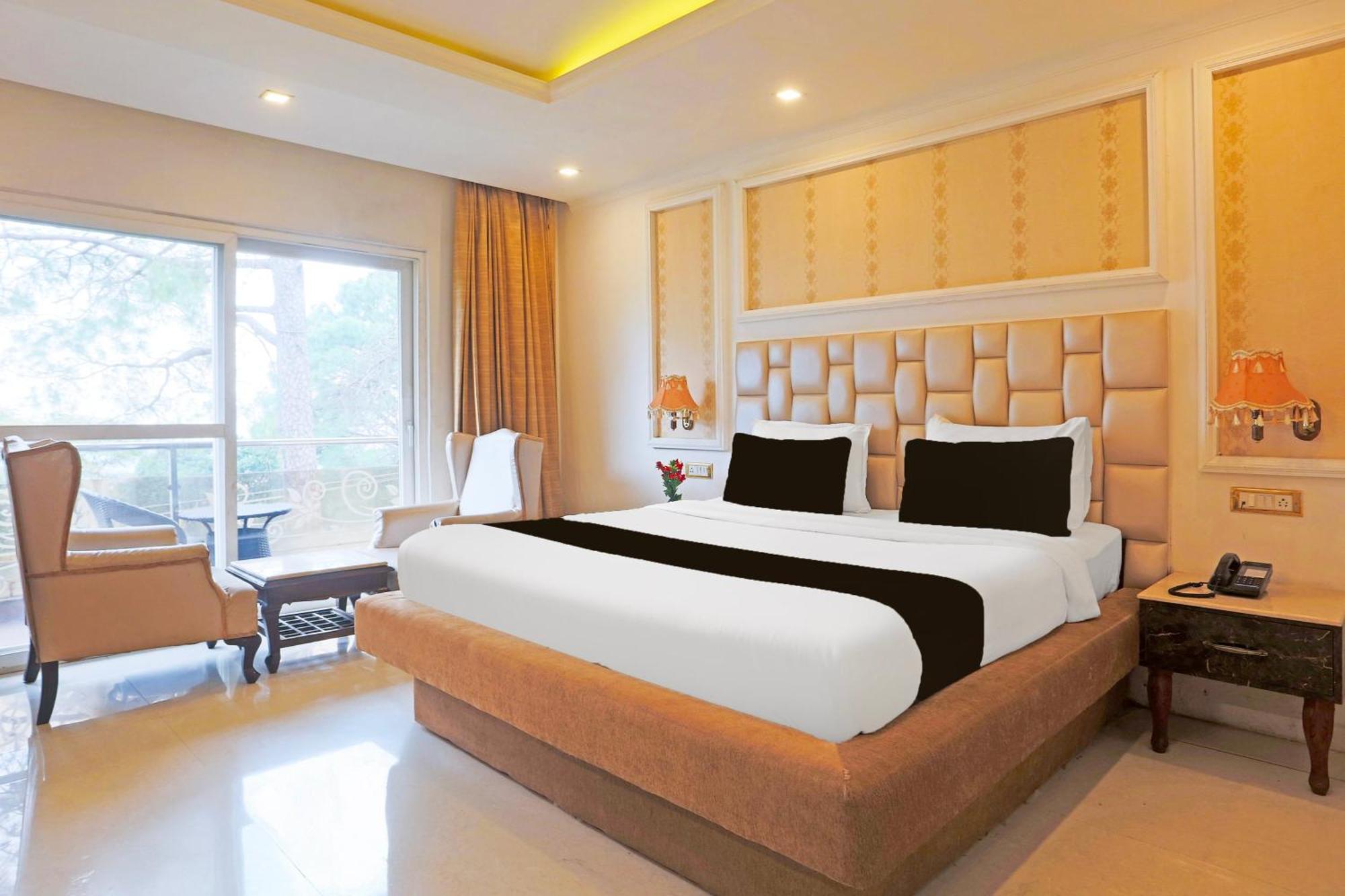 Super Townhouse Oak Dharamshala Near Maximus Mall Exterior photo