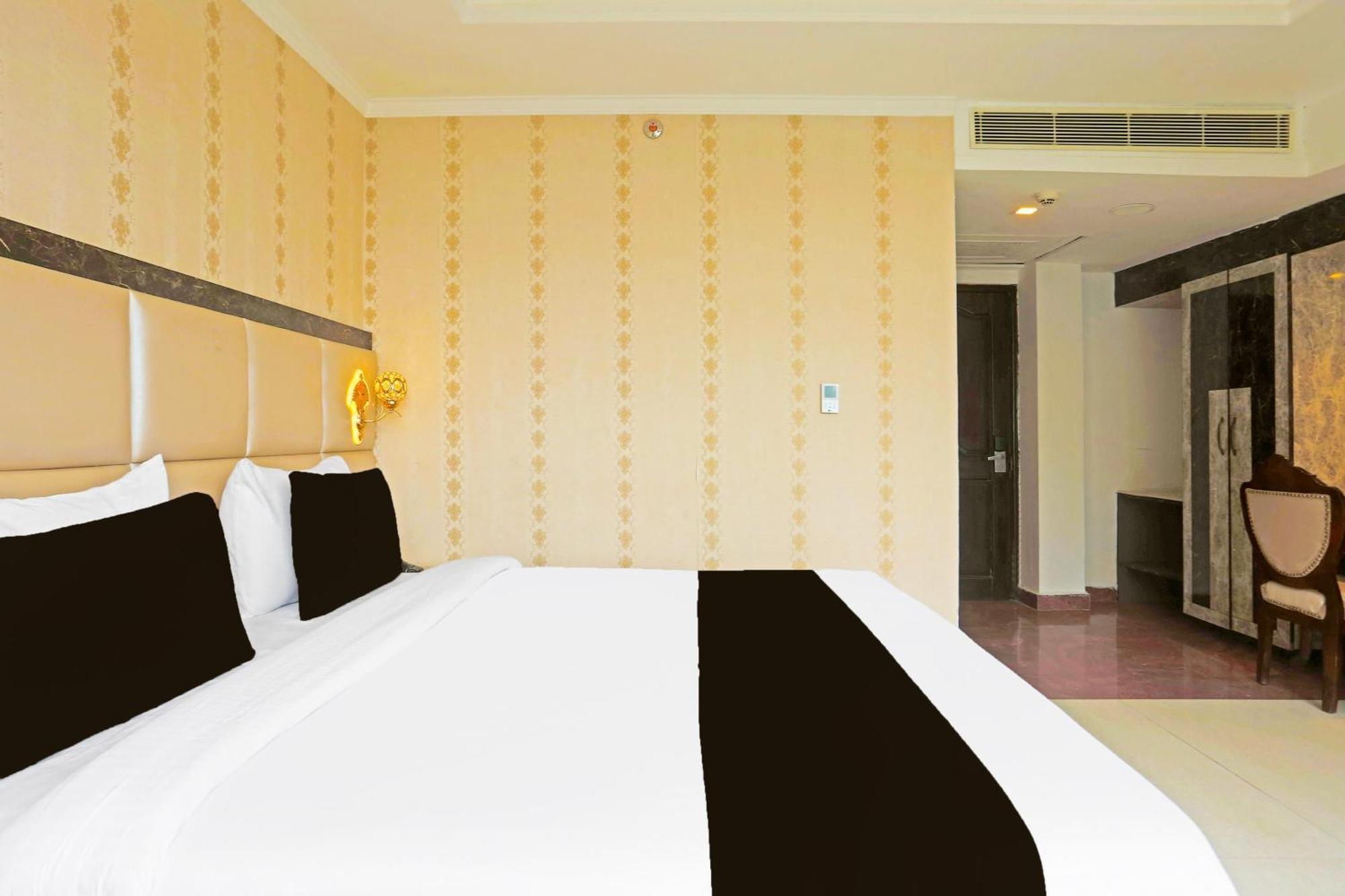 Super Townhouse Oak Dharamshala Near Maximus Mall Exterior photo